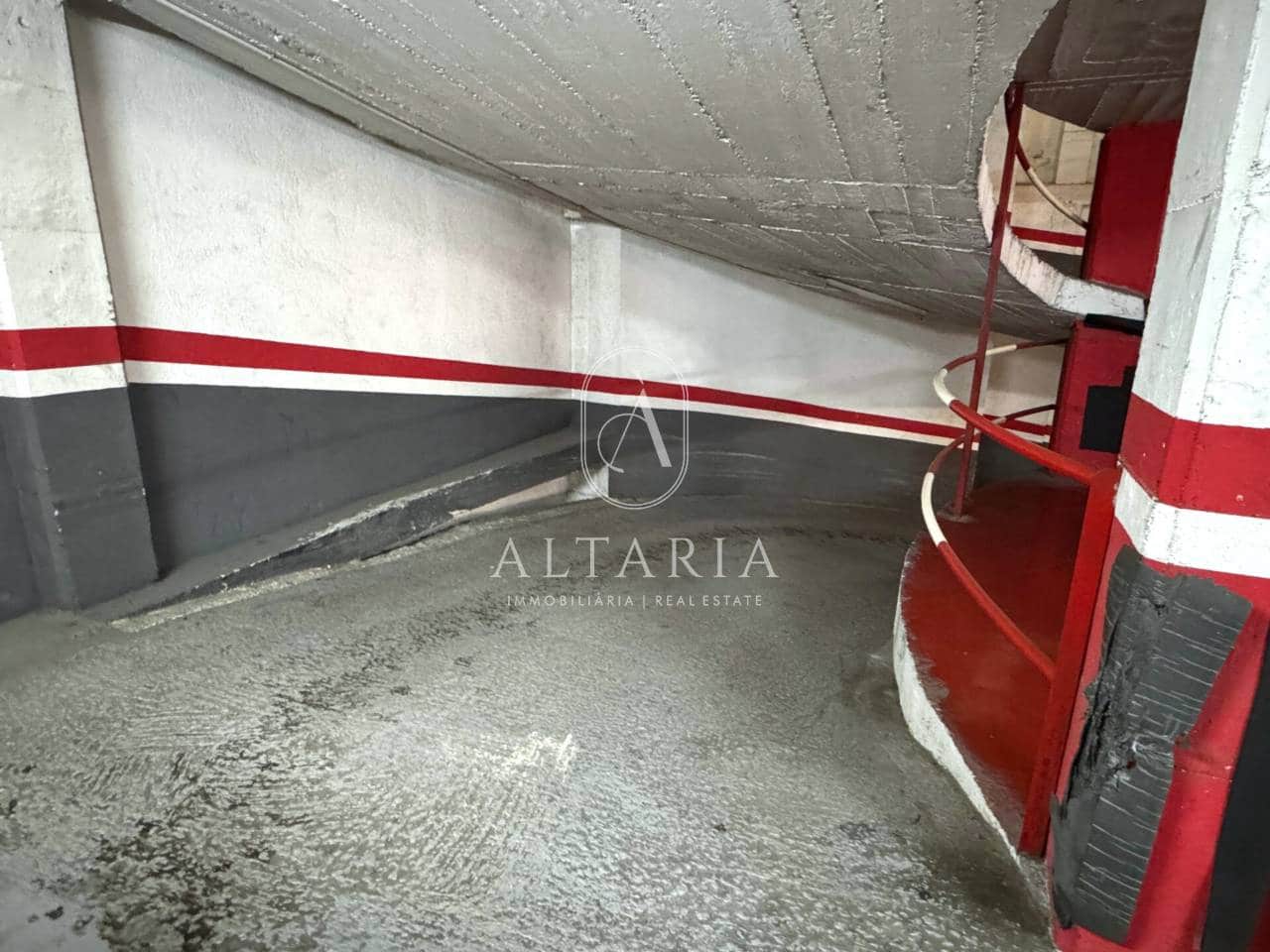 Garaje en Barcelona ciudad en venta - 70.000 € (Ref: 9743978)