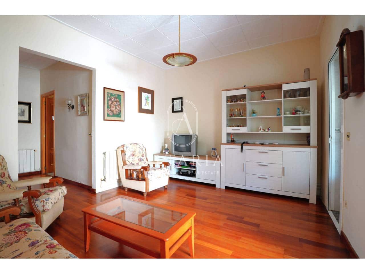 Casa de 6 habitaciones en Malgrat de Mar en venta - 280.000 € (Ref: 9744019)