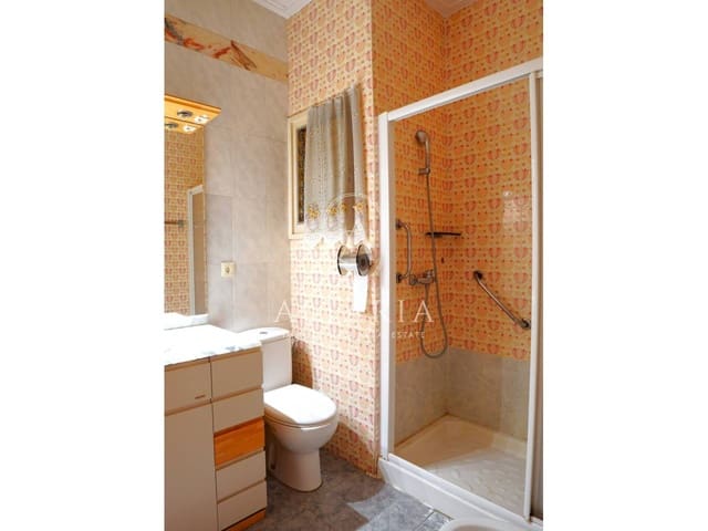 6 bedroom Townhouse for sale in Malgrat de Mar - € 280,000 (Ref: 9744019)