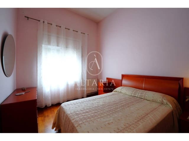 6 bedroom Townhouse for sale in Malgrat de Mar - € 280,000 (Ref: 9744019)