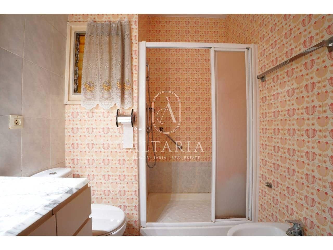 Casa de 6 habitaciones en Malgrat de Mar en venta - 280.000 € (Ref: 9744019)