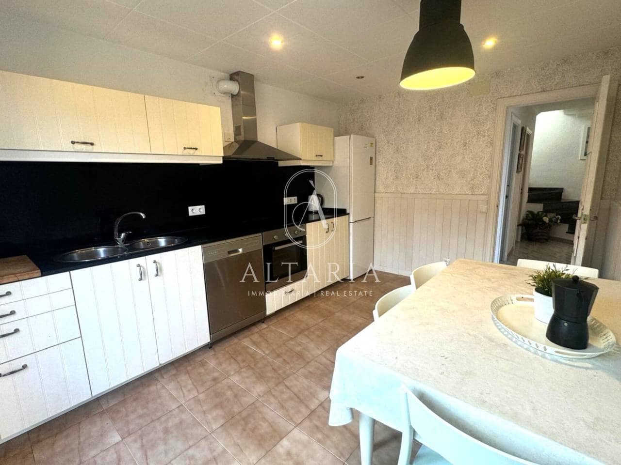 5 soveværelse Villa til salg i Santa Susanna med swimmingpool garage - € 454.000 (Ref: 9751502)