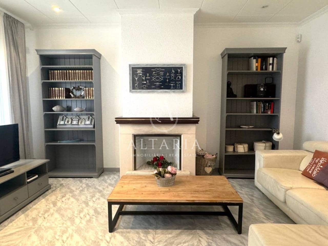 5 soveværelse Villa til salg i Santa Susanna med swimmingpool garage - € 454.000 (Ref: 9751502)