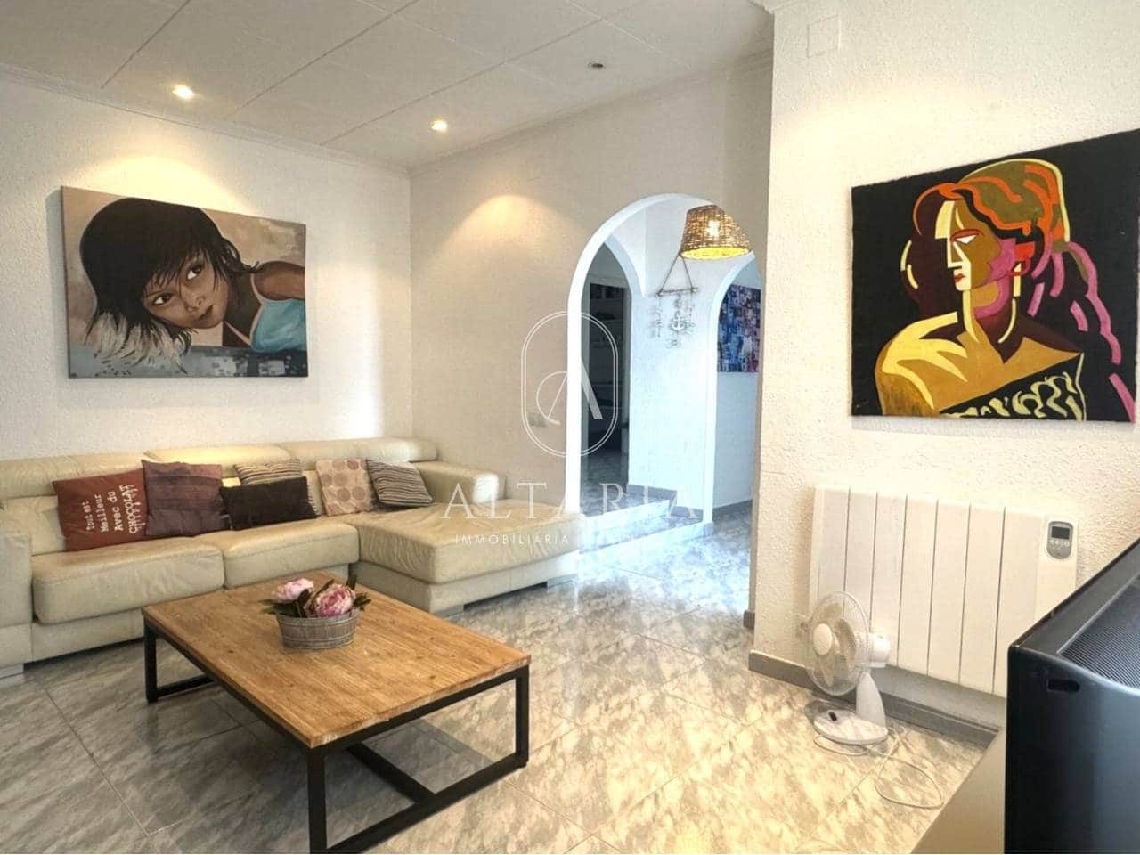 5 soveværelse Villa til salg i Santa Susanna med swimmingpool garage - € 454.000 (Ref: 9751502)