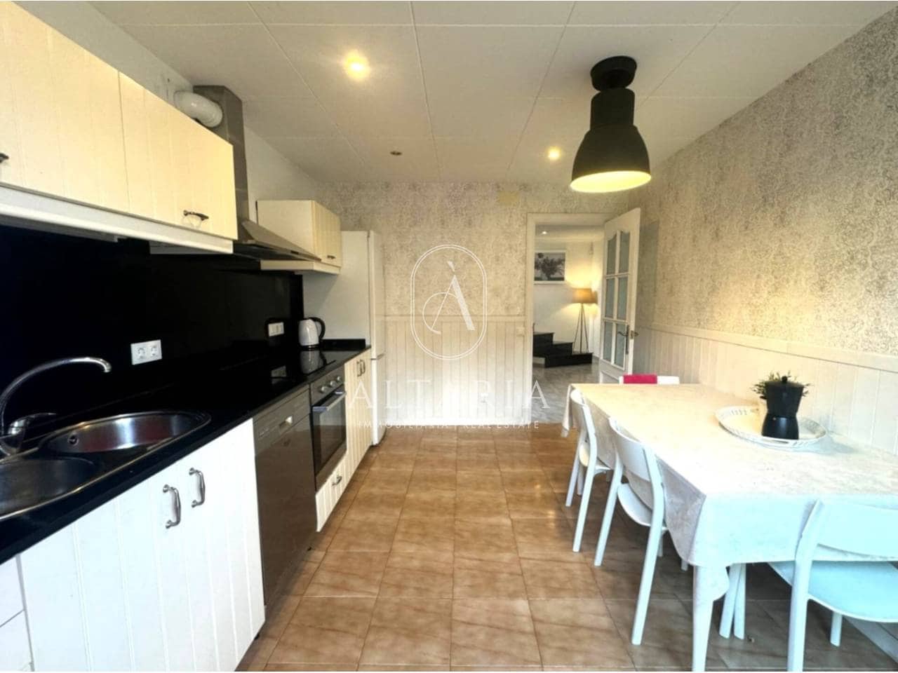 5 soveværelse Villa til salg i Santa Susanna med swimmingpool garage - € 454.000 (Ref: 9751502)