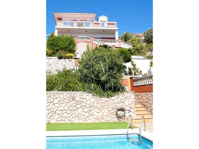 5 soveværelse Villa til salg i Santa Susanna med swimmingpool garage - € 454.000 (Ref: 9751502)