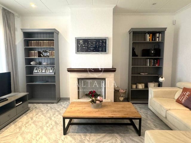 5 soveværelse Villa til salg i Santa Susanna med swimmingpool garage - € 454.000 (Ref: 9751502)