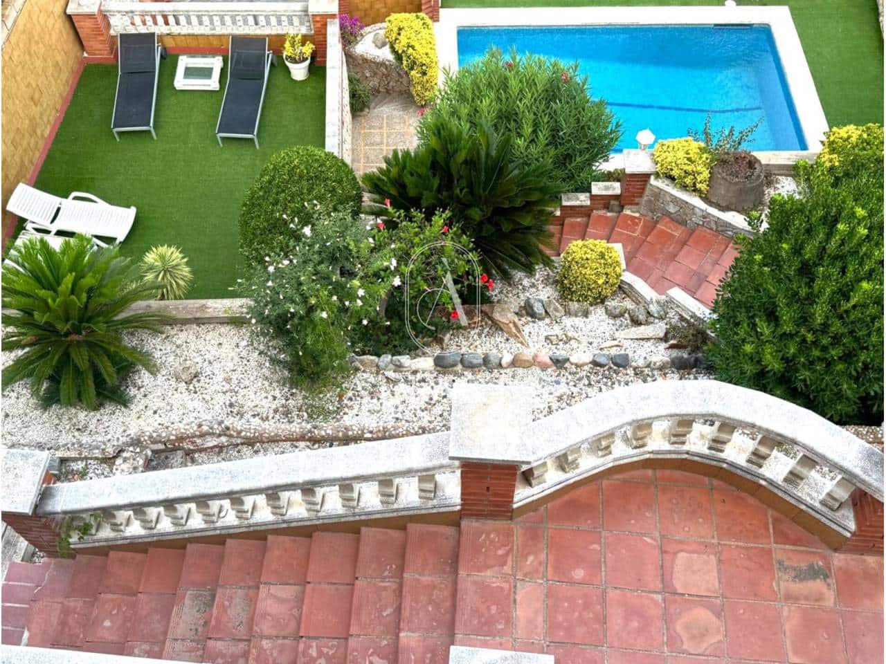 5 soveværelse Villa til salg i Santa Susanna med swimmingpool garage - € 454.000 (Ref: 9751502)