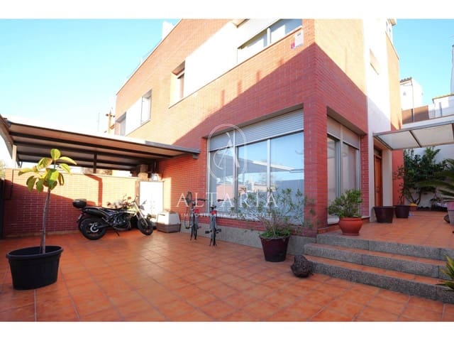 4 soveværelse Semi-Rækkehus til salg i Malgrat de Mar - € 399.000 (Ref: 9755231)