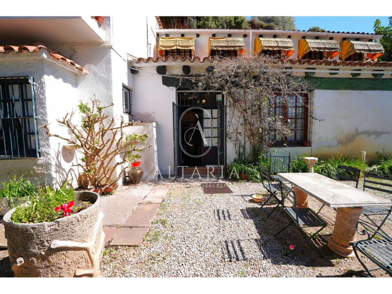 4 bedroom Villa for sale in Santa Susanna - € 820,000 (Ref: 9777325)