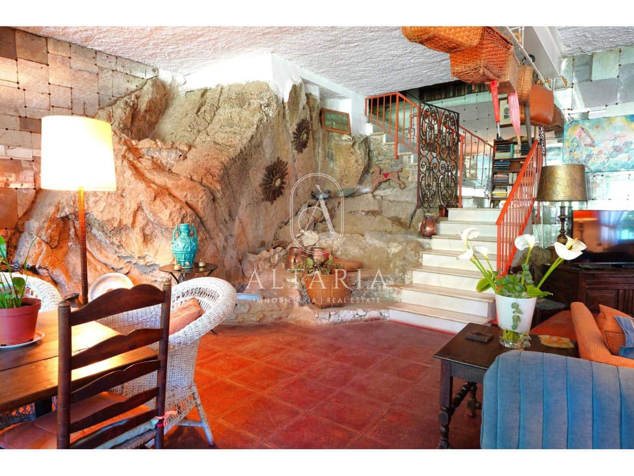 4 bedroom Villa for sale in Santa Susanna - € 820,000 (Ref: 9777325)