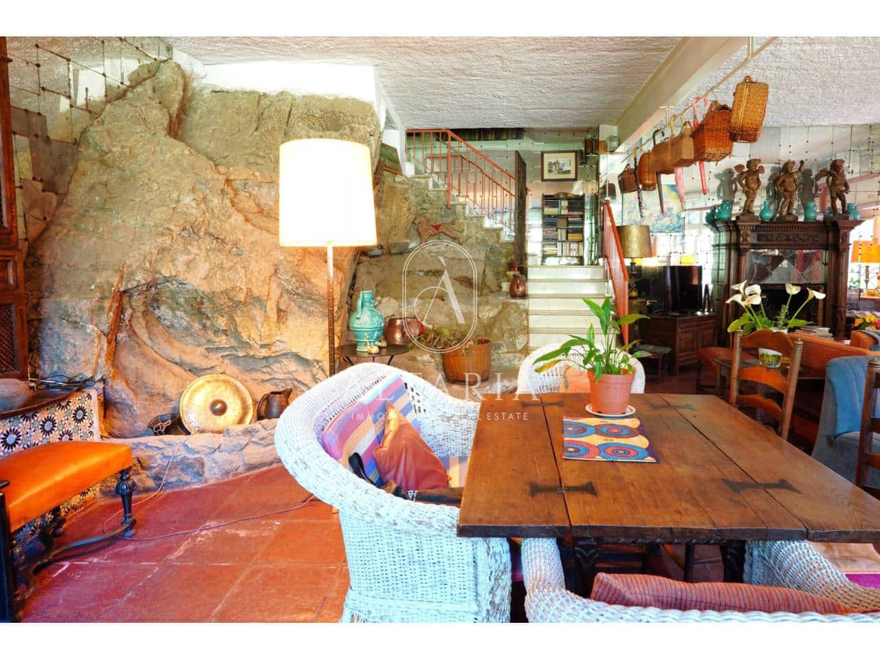 4 bedroom Villa for sale in Santa Susanna - € 820,000 (Ref: 9777325)