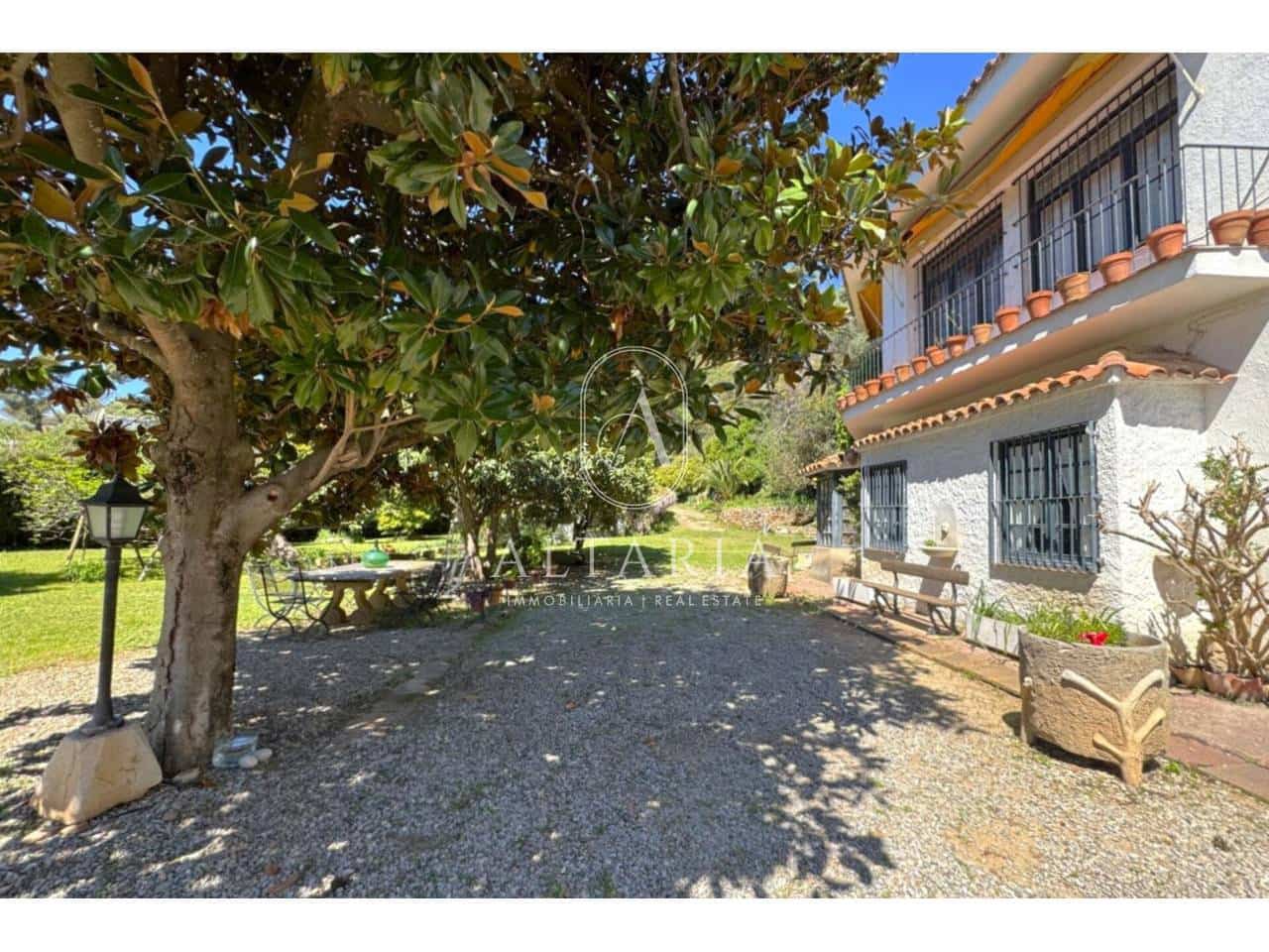 4 bedroom Villa for sale in Santa Susanna - € 820,000 (Ref: 9777325)