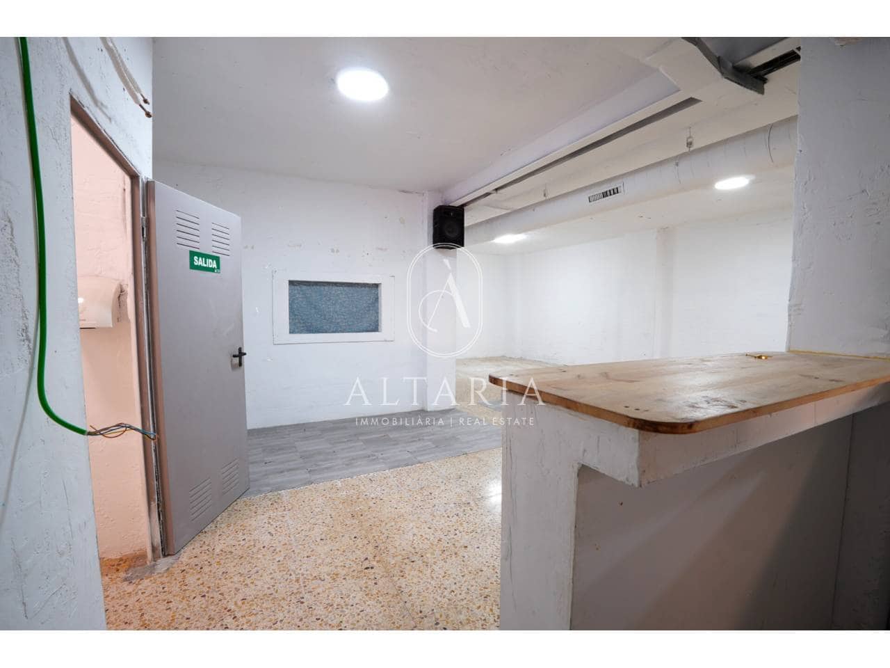 Commercial for sale in Blanes - € 78,000 (Ref: 9833175)