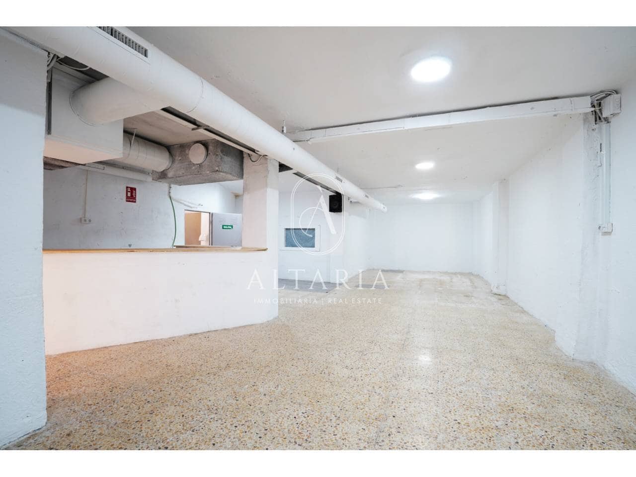 Commercial for sale in Blanes - € 78,000 (Ref: 9833175)