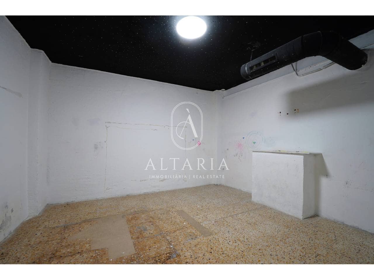 Commercial for sale in Blanes - € 78,000 (Ref: 9833175)