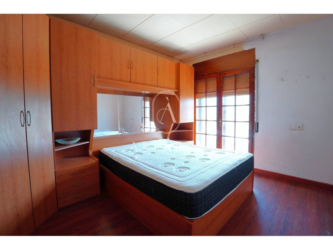 7 bedroom Villa for sale in Palafolls with pool garage - € 325,000 (Ref: 9835045)