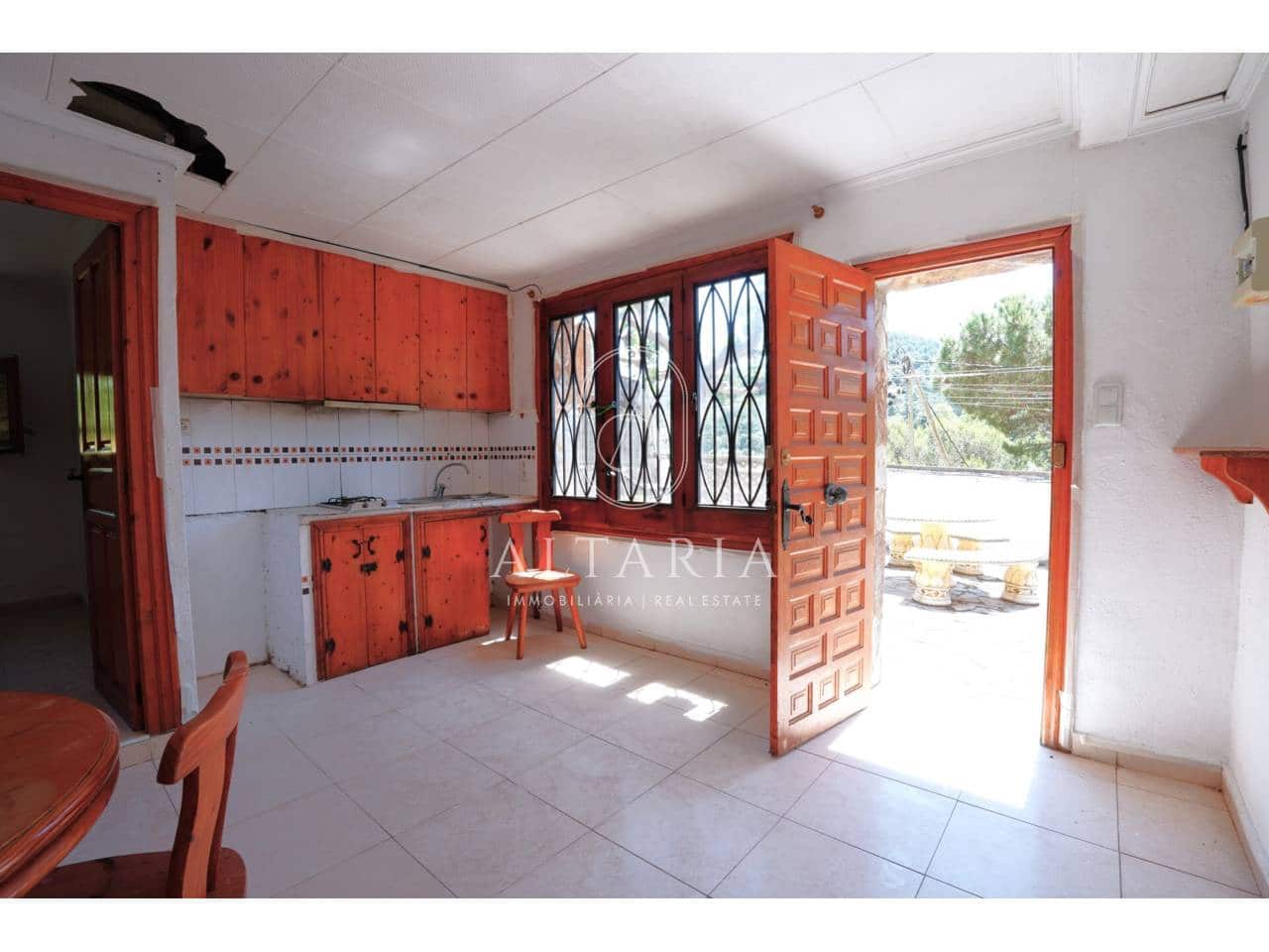 7 bedroom Villa for sale in Palafolls with pool garage - € 325,000 (Ref: 9835045)