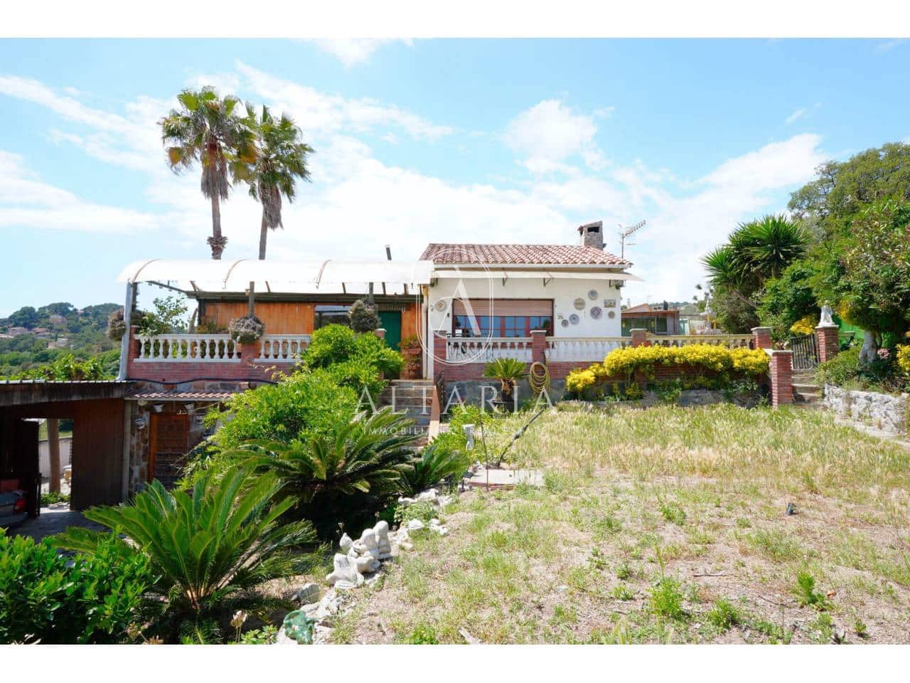 7 bedroom Villa for sale in Palafolls with pool garage - € 325,000 (Ref: 9835045)
