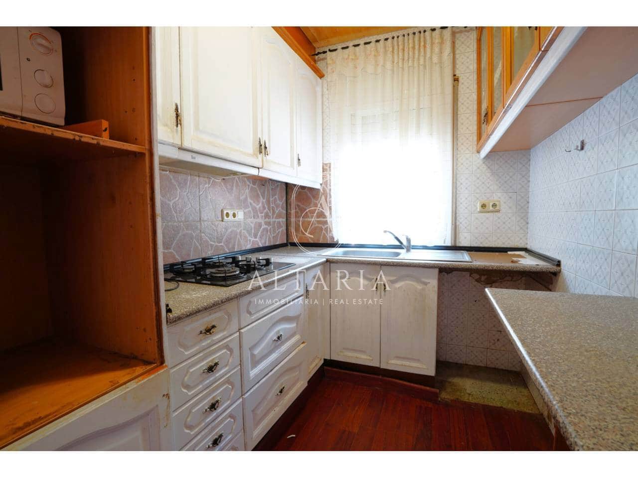 7 bedroom Villa for sale in Palafolls with pool garage - € 325,000 (Ref: 9835045)