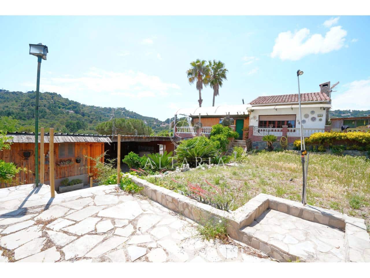 7 bedroom Villa for sale in Palafolls with pool garage - € 325,000 (Ref: 9835045)