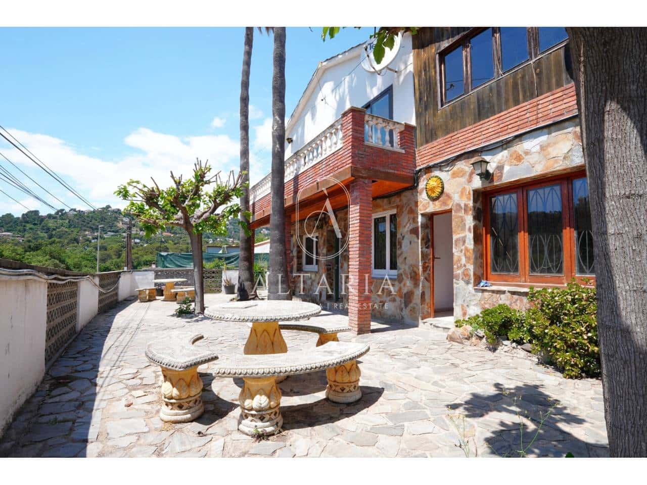 7 bedroom Villa for sale in Palafolls with pool garage - € 325,000 (Ref: 9835045)