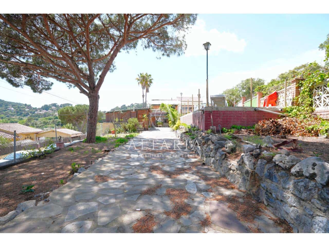 7 bedroom Villa for sale in Palafolls with pool garage - € 325,000 (Ref: 9835045)