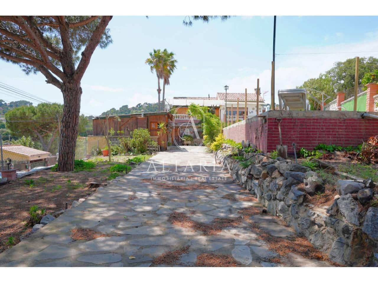 7 bedroom Villa for sale in Palafolls with pool garage - € 325,000 (Ref: 9835045)