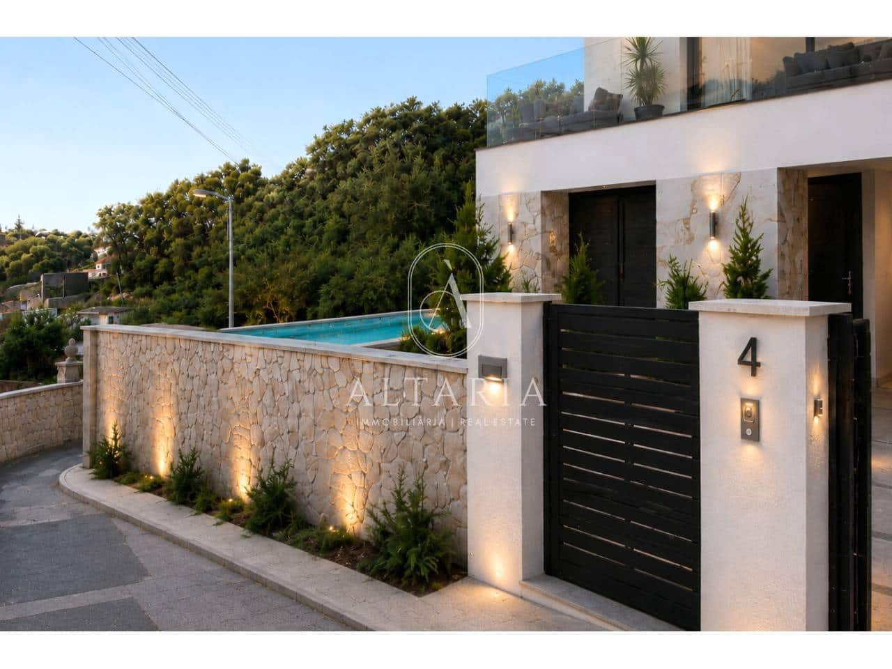 3 soveværelse Villa til salg i Lloret de Mar med swimmingpool - € 325.000 (Ref: 9928618)
