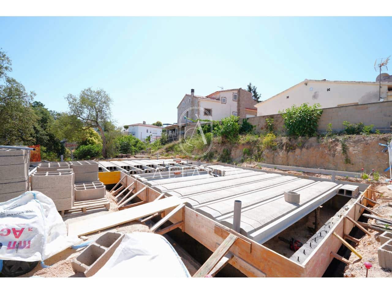 3 soveværelse Villa til salg i Lloret de Mar med swimmingpool - € 325.000 (Ref: 9928618)