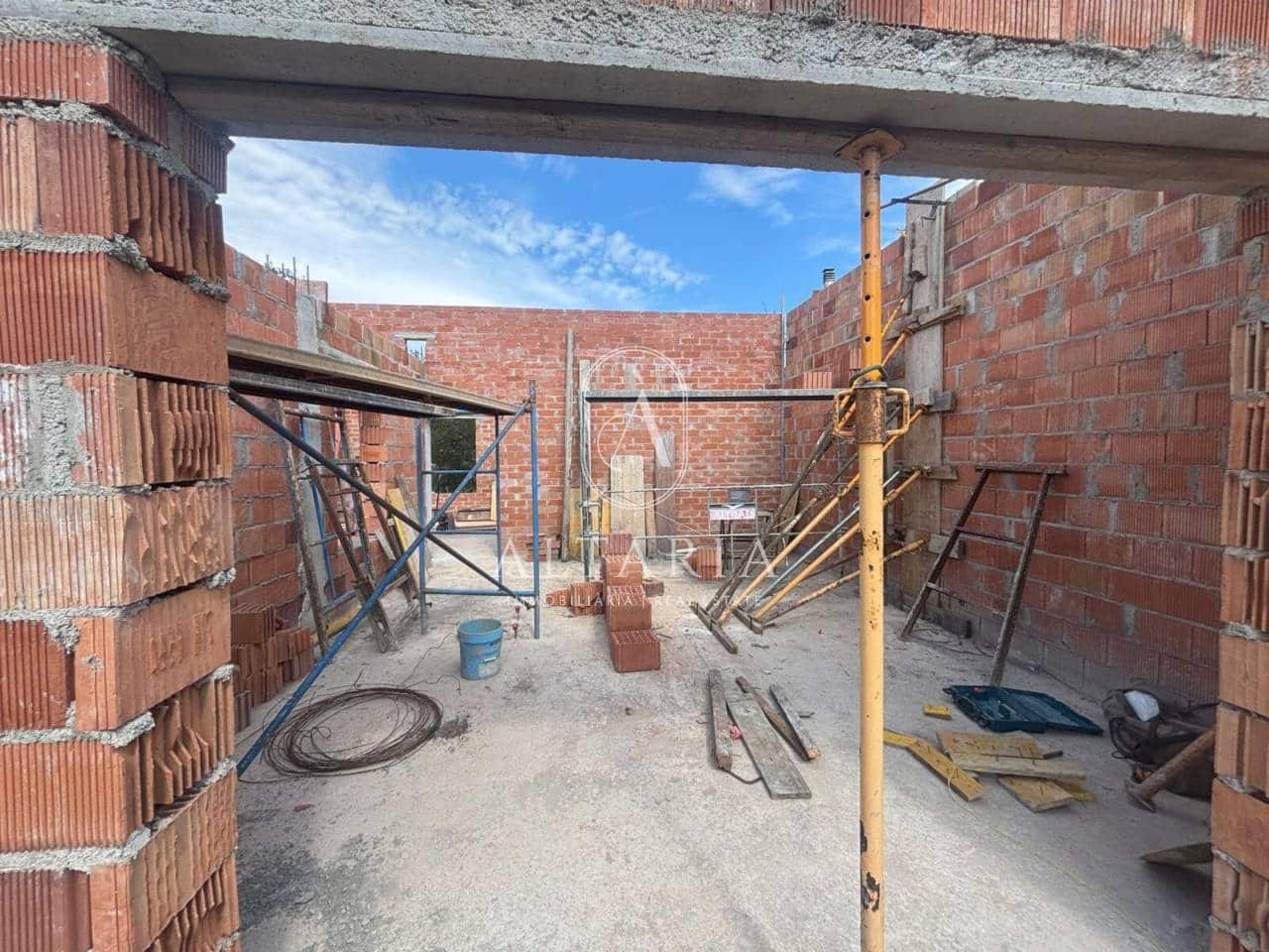 3 quarto Moradia para venda em Lloret de Mar com piscina garagem - 325 000 € (Ref: 9928618)