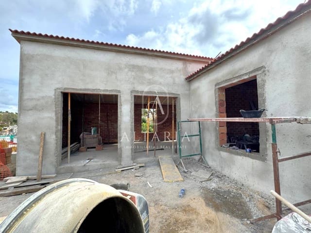 3 makuuhuone Huvila myytävänä paikassa Urbanitzacions del Nord, Lloret de Mar mukana uima-altaan 
autotalli - 325 000 € (Ref: 9928618)