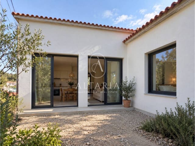 3 makuuhuone Huvila myytävänä paikassa Urbanitzacions del Nord, Lloret de Mar mukana uima-altaan 
autotalli - 325 000 € (Ref: 9928618)