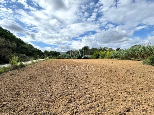 Grunde uden byggetilladelser til salg i Palafolls - € 65.000 (Ref: 9930011)