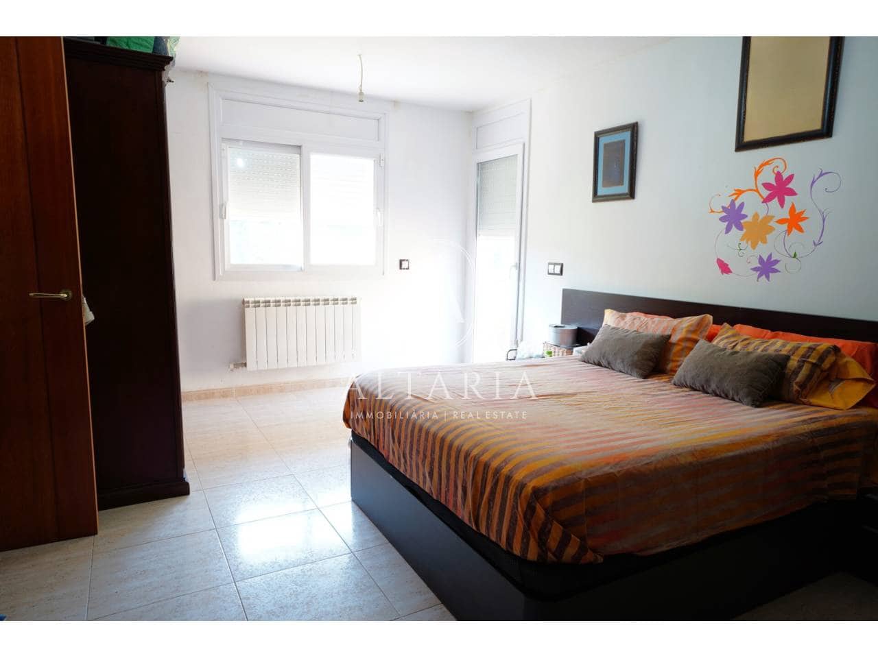 3 bedroom Villa for sale in Lloret de Mar with garage - € 342,000 (Ref: 9931190)