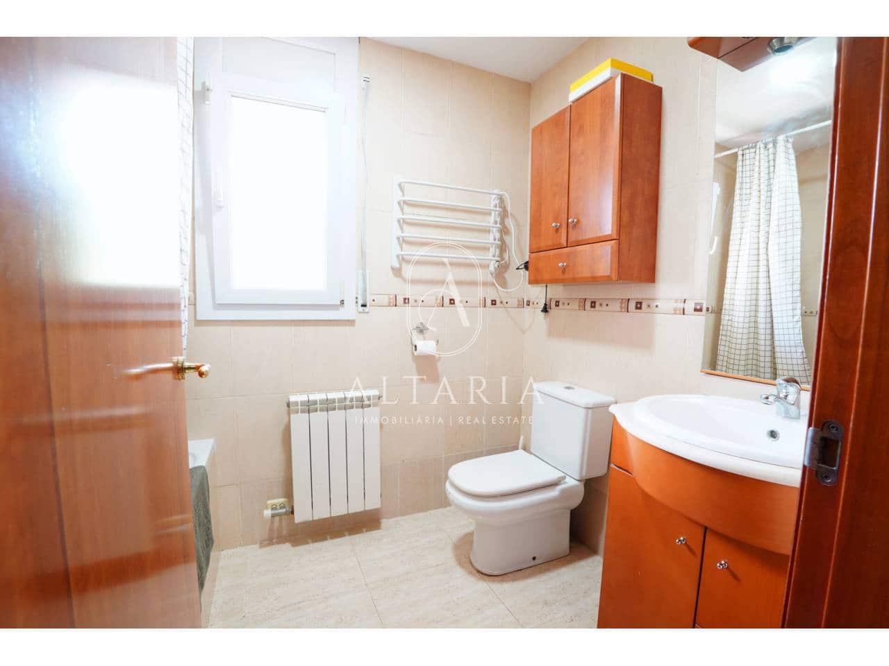 3 bedroom Villa for sale in Lloret de Mar with garage - € 342,000 (Ref: 9931190)