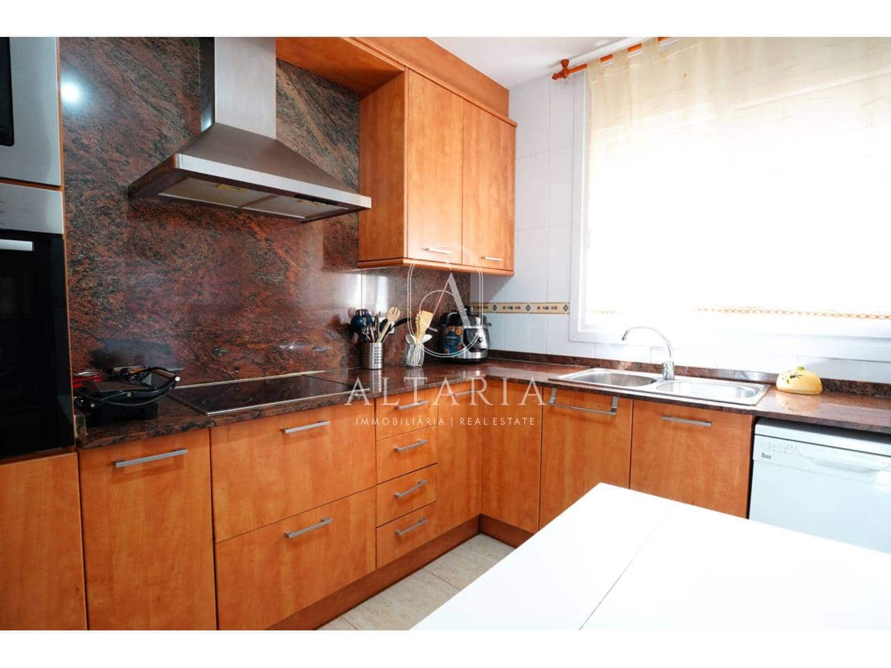 3 bedroom Villa for sale in Lloret de Mar with garage - € 342,000 (Ref: 9931190)