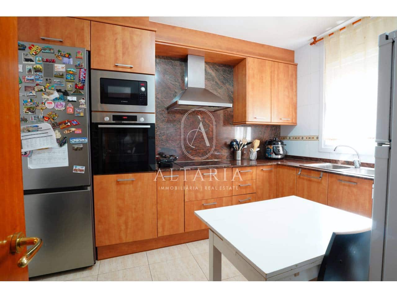 3 bedroom Villa for sale in Lloret de Mar with garage - € 342,000 (Ref: 9931190)