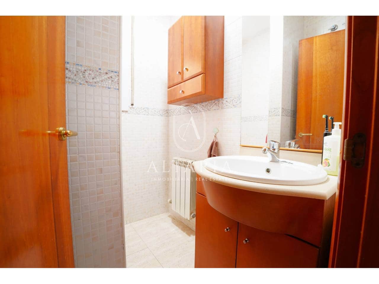 3 bedroom Villa for sale in Lloret de Mar with garage - € 342,000 (Ref: 9931190)