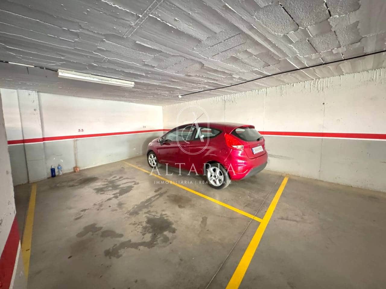 3 makuuhuone Asunto myytävänä paikassa Pineda de Mar mukana uima-altaan 
autotalli - 312 000 € (Ref: 9946878)