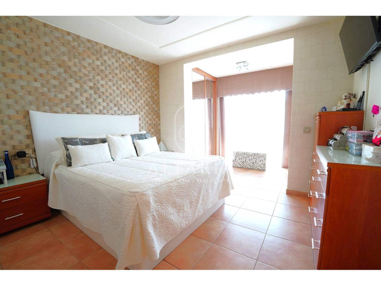 3 chambre Villa/Maison à vendre à Santa Susanna avec piscine - 475 000 € (Ref: 9961818)