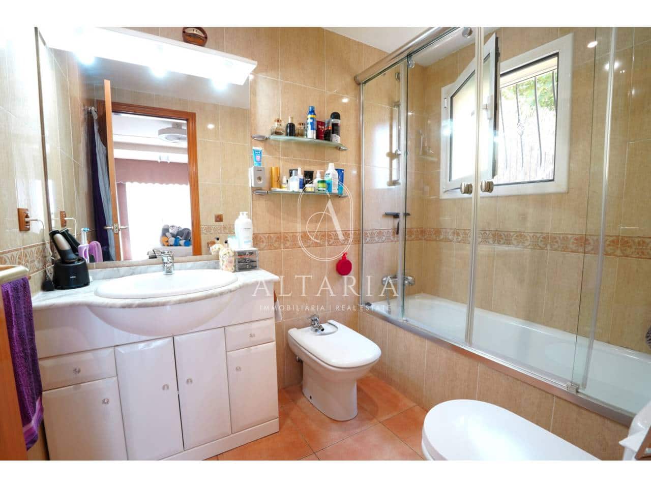 3 chambre Villa/Maison à vendre à Santa Susanna avec piscine - 475 000 € (Ref: 9961818)