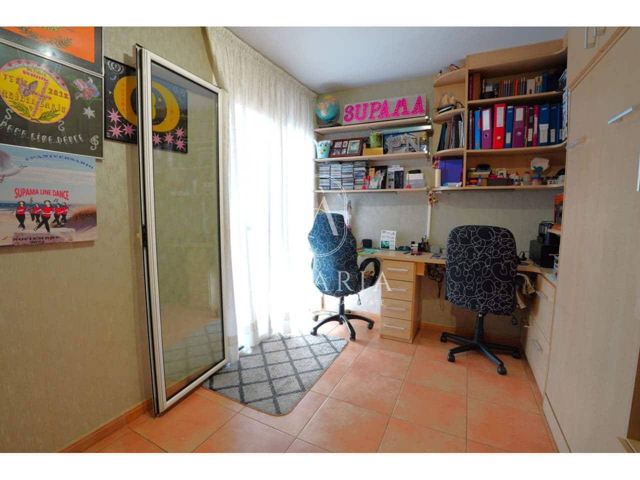 3 chambre Villa/Maison à vendre à Santa Susanna avec piscine - 475 000 € (Ref: 9961818)