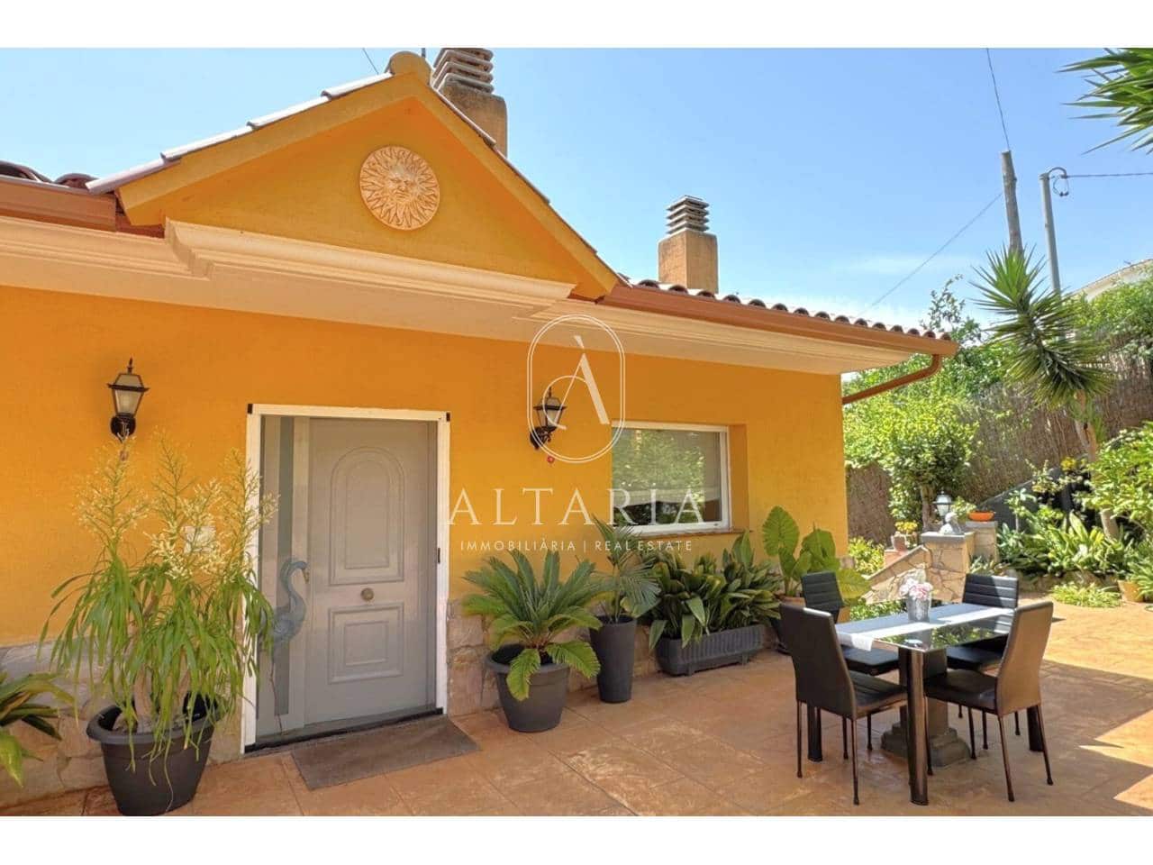 3 chambre Villa/Maison à vendre à Santa Susanna avec piscine - 475 000 € (Ref: 9961818)