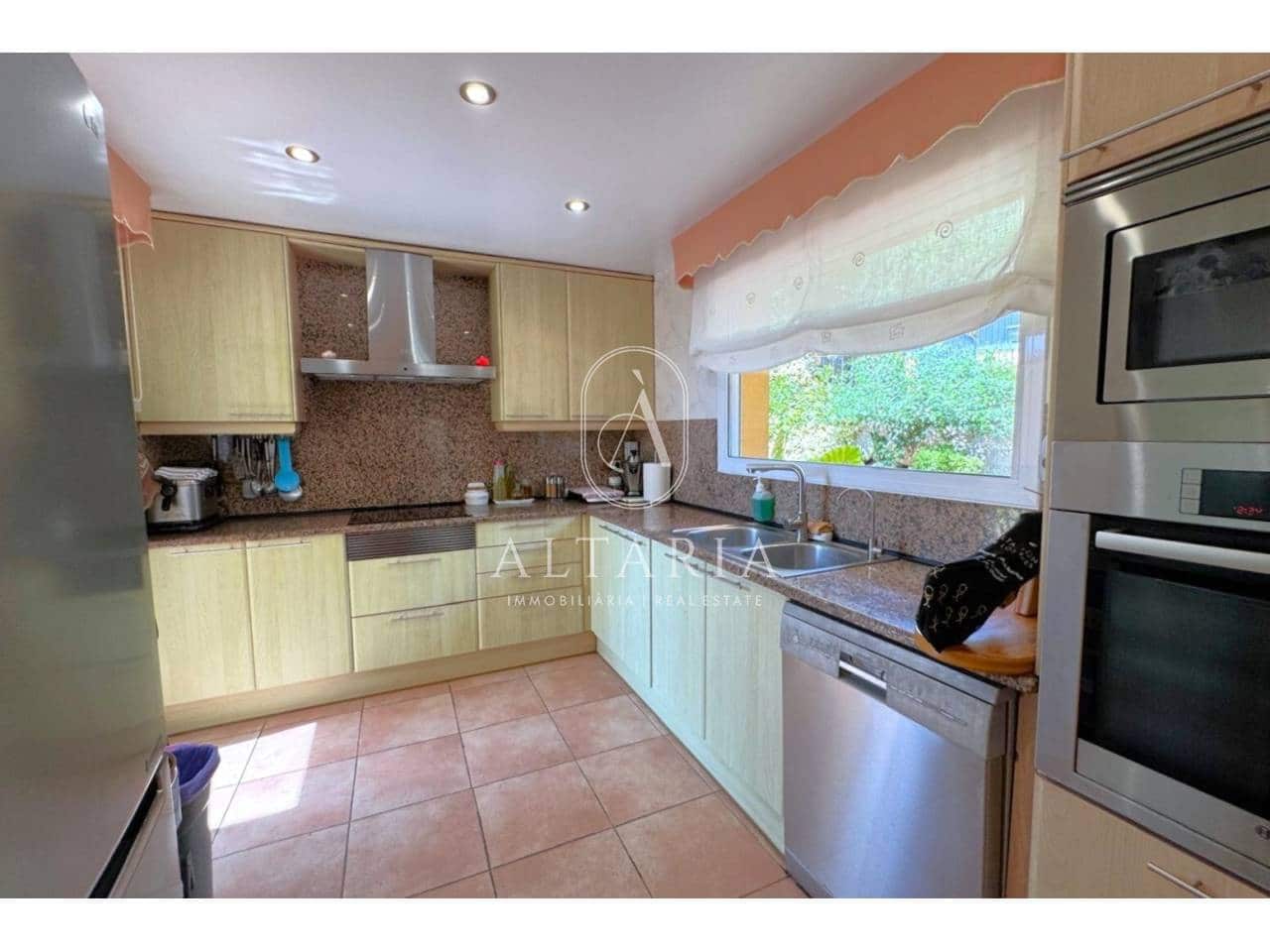 3 chambre Villa/Maison à vendre à Santa Susanna avec piscine - 475 000 € (Ref: 9961818)