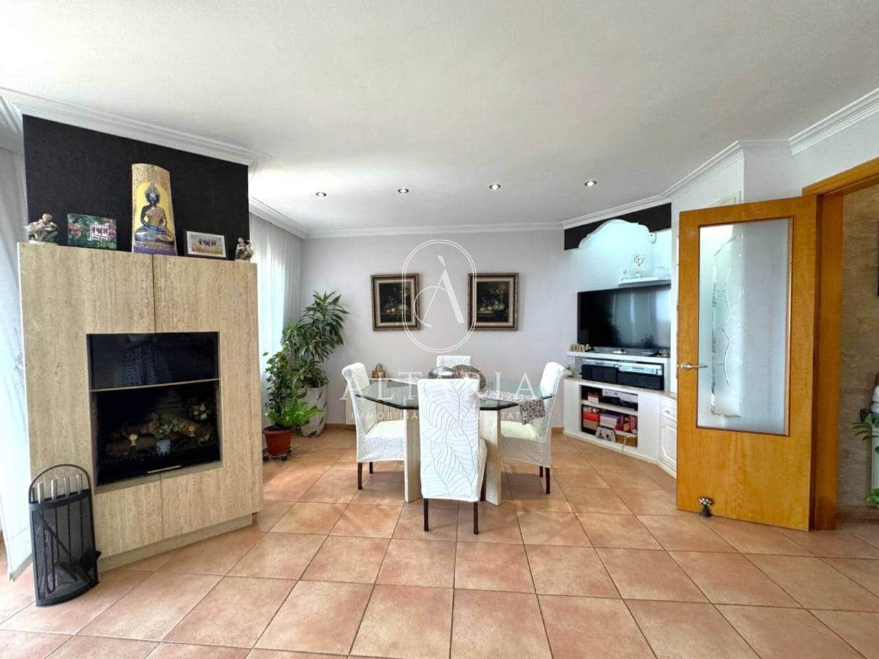 3 chambre Villa/Maison à vendre à Santa Susanna avec piscine - 475 000 € (Ref: 9961818)