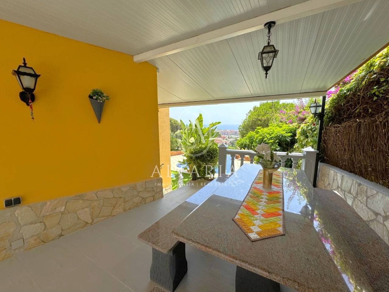 3 chambre Villa/Maison à vendre à Santa Susanna avec piscine - 475 000 € (Ref: 9961818)