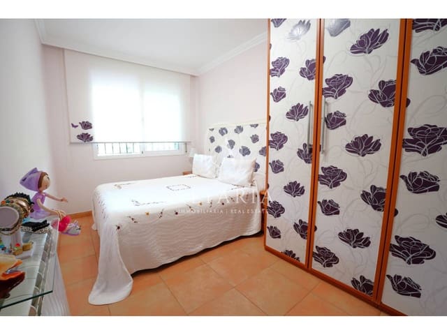 3 sypialnia Willa na sprzedaż w Santa Susanna z basenem - 475 000 € (Ref: 9961818)