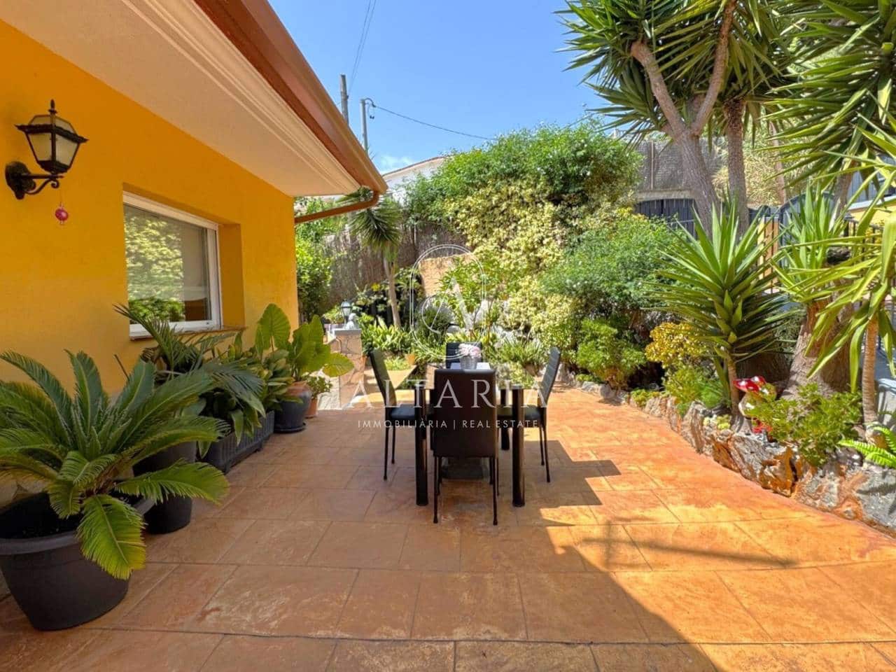 3 chambre Villa/Maison à vendre à Santa Susanna avec piscine - 475 000 € (Ref: 9961818)