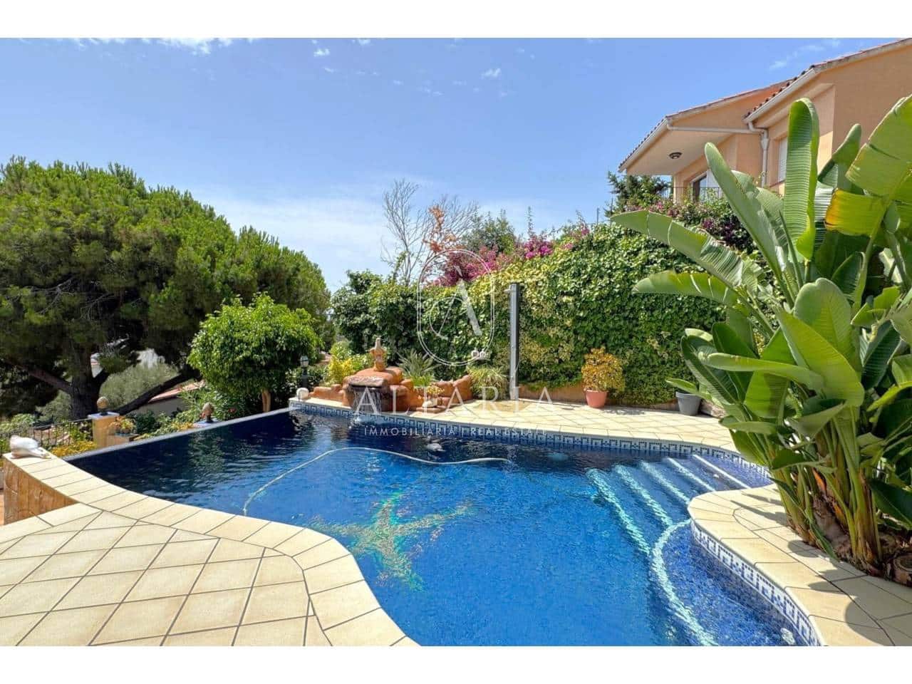 3 chambre Villa/Maison à vendre à Santa Susanna avec piscine - 475 000 € (Ref: 9961818)